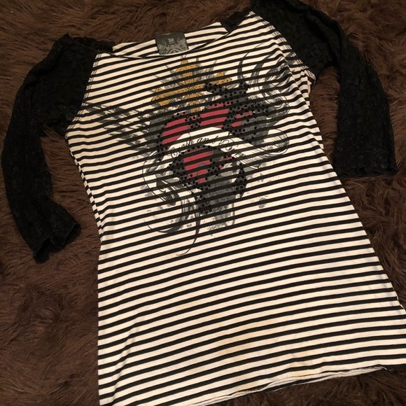 Crash & Burn Tops - Crash & Burn top with lace sleeves